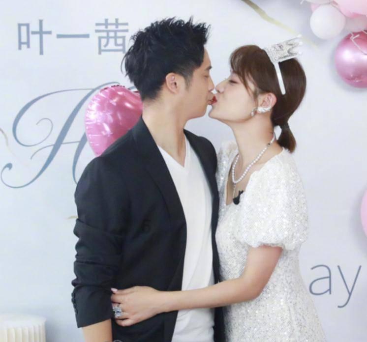 拧螺丝是顺时针还是逆时针游戏画面