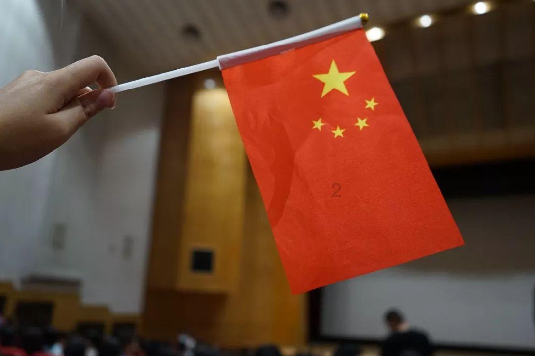 警察战僵尸无敌版