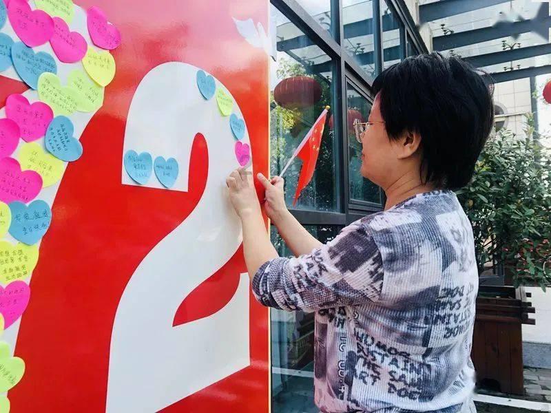 内政部租用机库练习转移难民计划;谷歌将在伦敦建新数据中心;伦敦冻结地铁票价