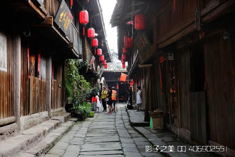 逃离昏暗的废弃城