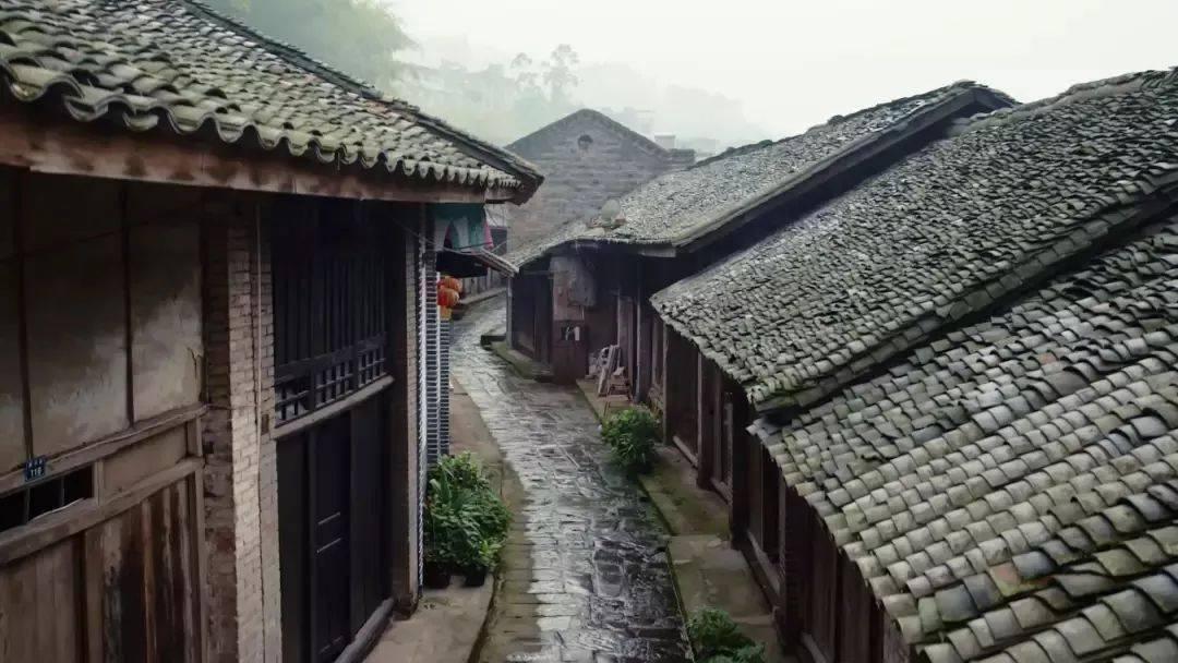 逃离原木色房屋